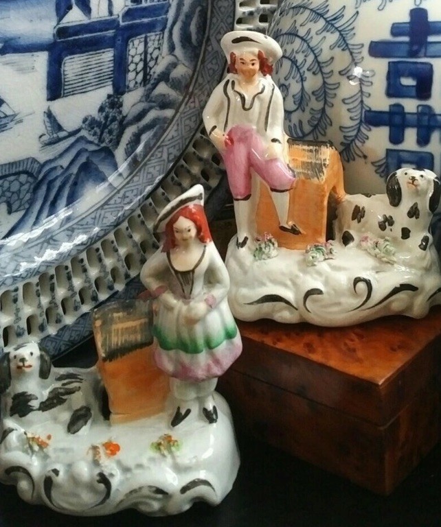 Stunning Rare 19C English Staffordshire Nobles Spaniel Dog House Mantle Pair 4”