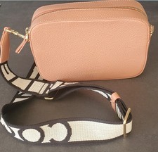 Umhängetasche  Coccinelle Tebe , genarbtes Leder , Puder, 1x getragen NEUWERTiG