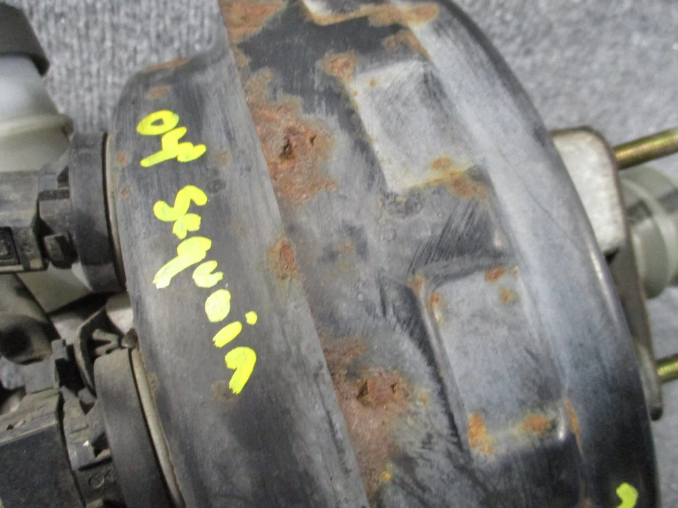 Conjunto de refuerzo de freno y cilindro maestro Toyota Sequoia 2UZFE 2003-2007 FABRICANTE DE EQUIPOS ORIGINALES Foto 2 de 4