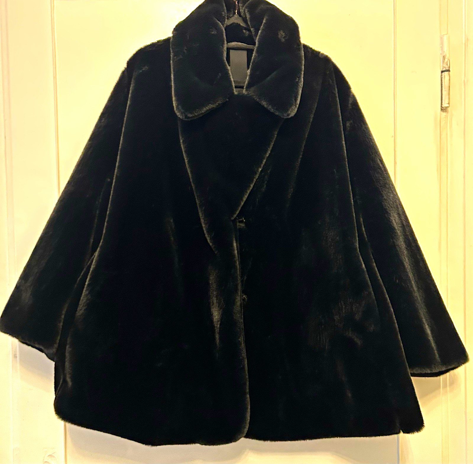 Abrigo/chaqueta de peluche de piel sintética Roundwood black Label negro con bolsillos talla L