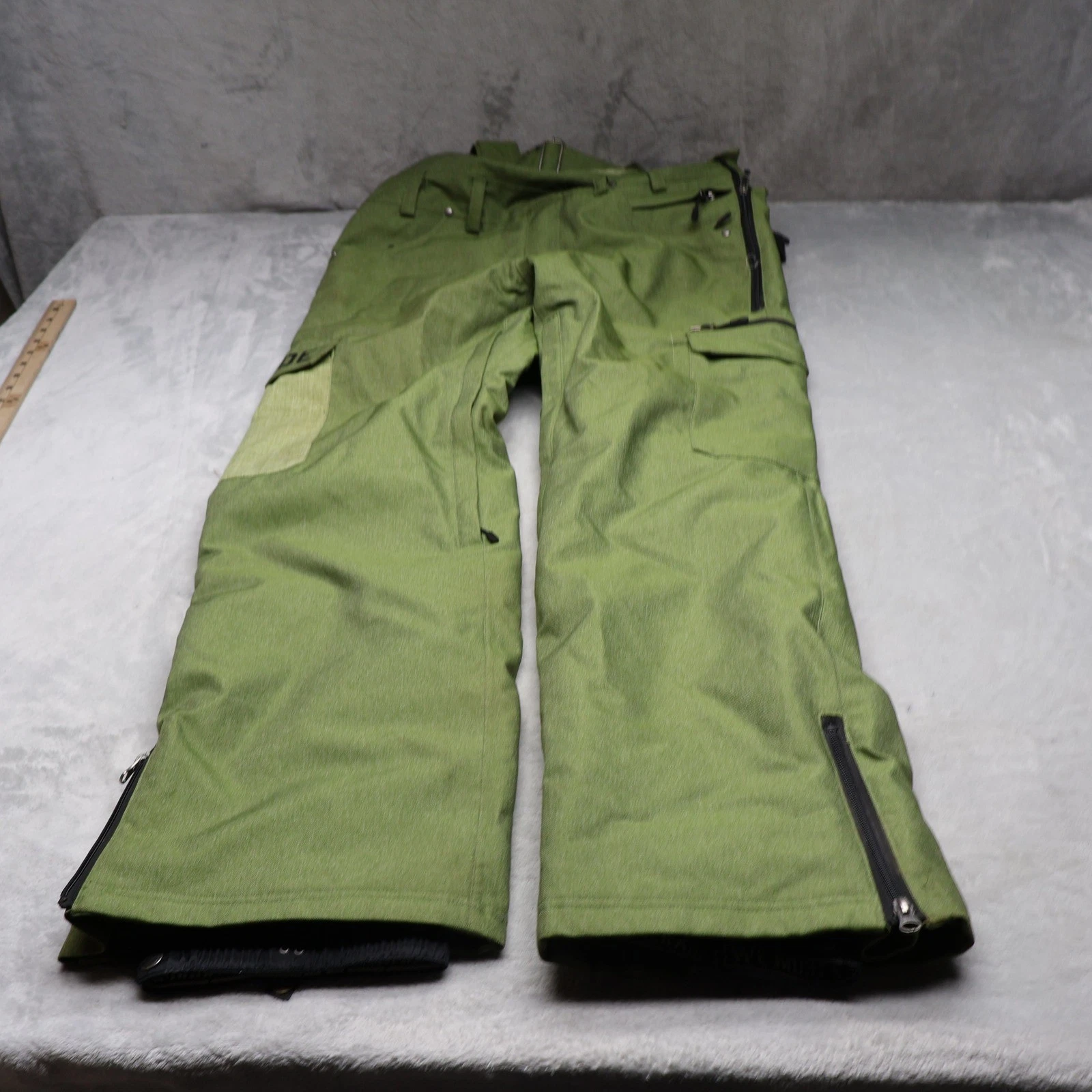 Grenade Bib Overalls Mens Medium Green Ski Snow Winter Cargo Outdoor 38x33 VTG
Opens in a new window