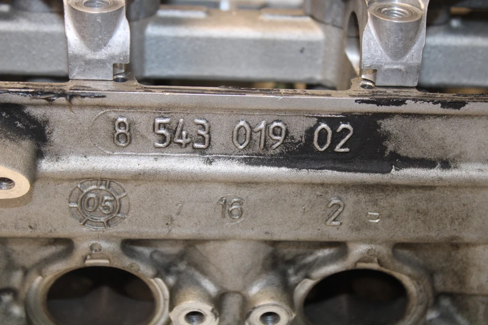 Culata motor 15/18 BMW S1000RR / S1000R / S1000 / S 1000R 854301902 Foto 3 de 4