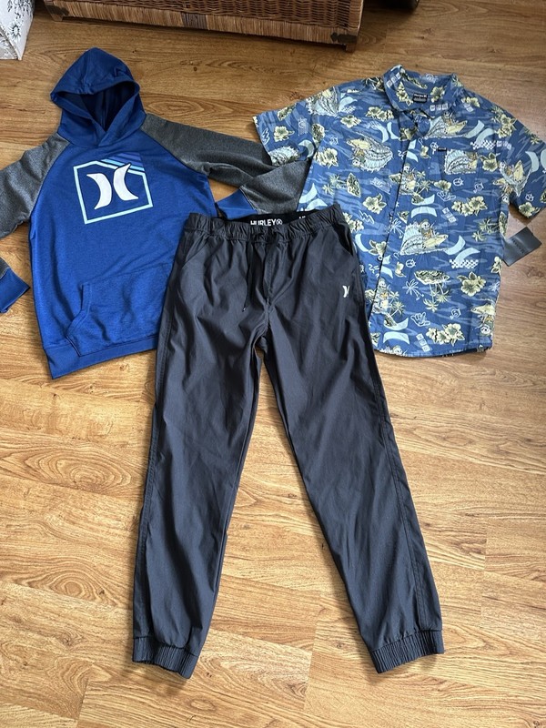 Boy’s HURLEY Lot Size 14