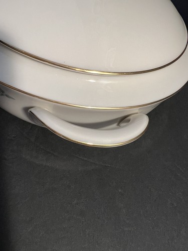 Lenox ROSE MANOR China Large Covered Casserole Vegetable Bowl Dish - Picture 4 of 5