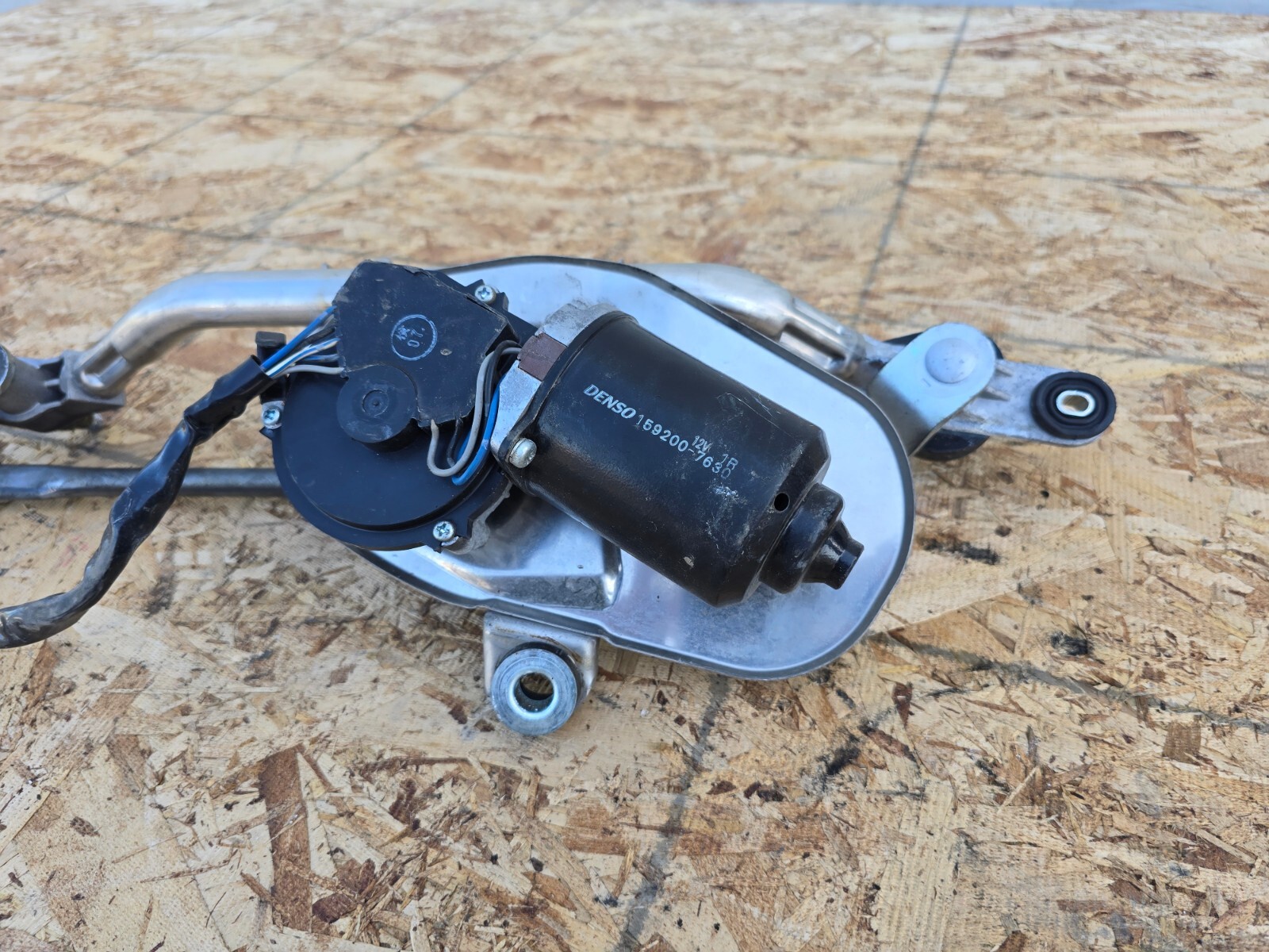 FRONT WINDSHIELD WIPER MOTOR LINKAGE ARM OEM 36k 08-19 MASERATI GRANTURISMO M145
