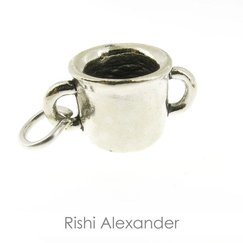 925 Sterling Silver Two Handle Baby Cup Charm Made in USA - Foto 1 di 2