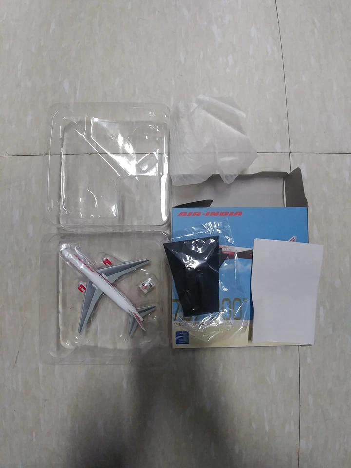 Dragon #55278 1/400 Air India B767-300 ~ G-CDPT (Airline) - Image 3 of 4