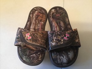 camo under armour flip flops
