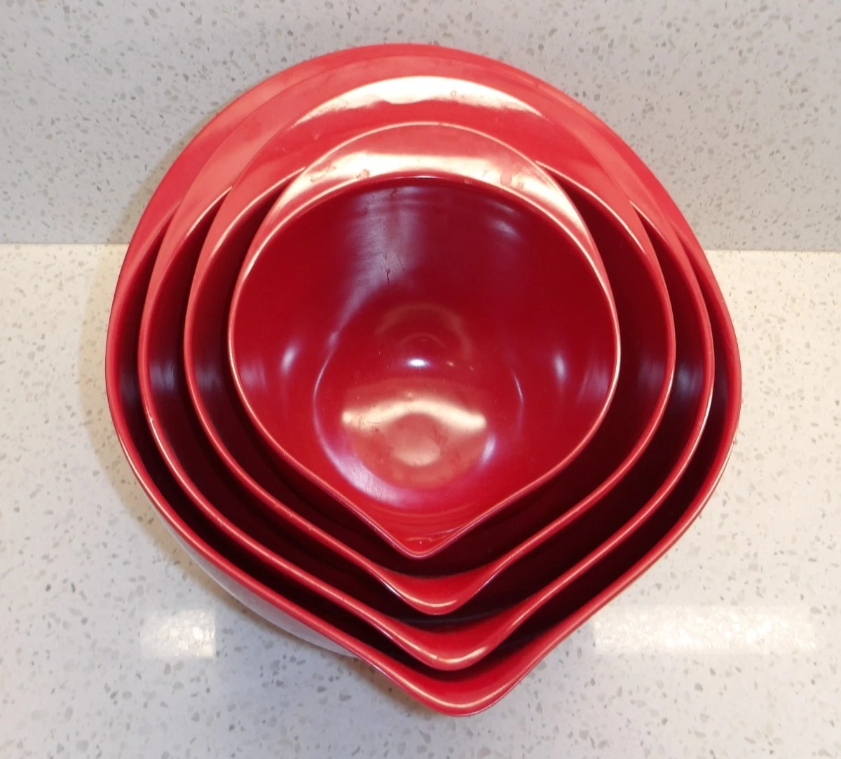 Williams-Sonoma Set of 4 Melamine Nesting Mixing Bowls Dark Red Rubber Bottoms
Opens in a new window