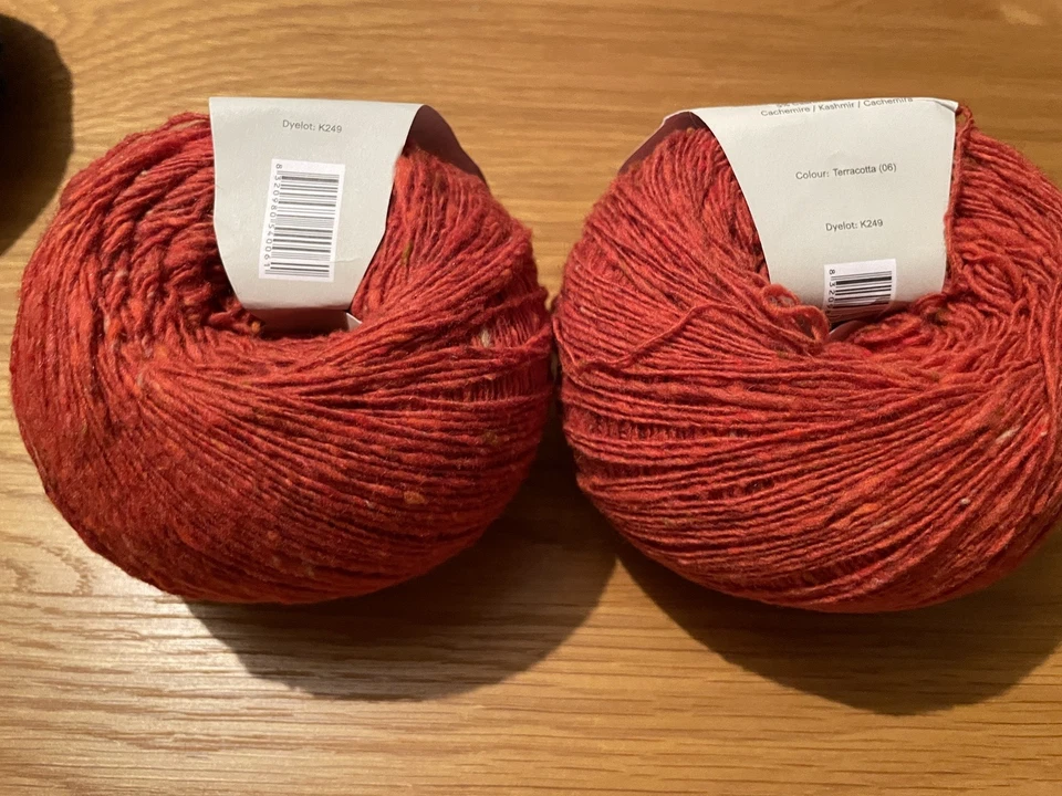 2 balls x 100g Debbie Bliss Fine Donegal Tweed in Terracotta -Sh 06 Deep Orange - Image 2 of 4