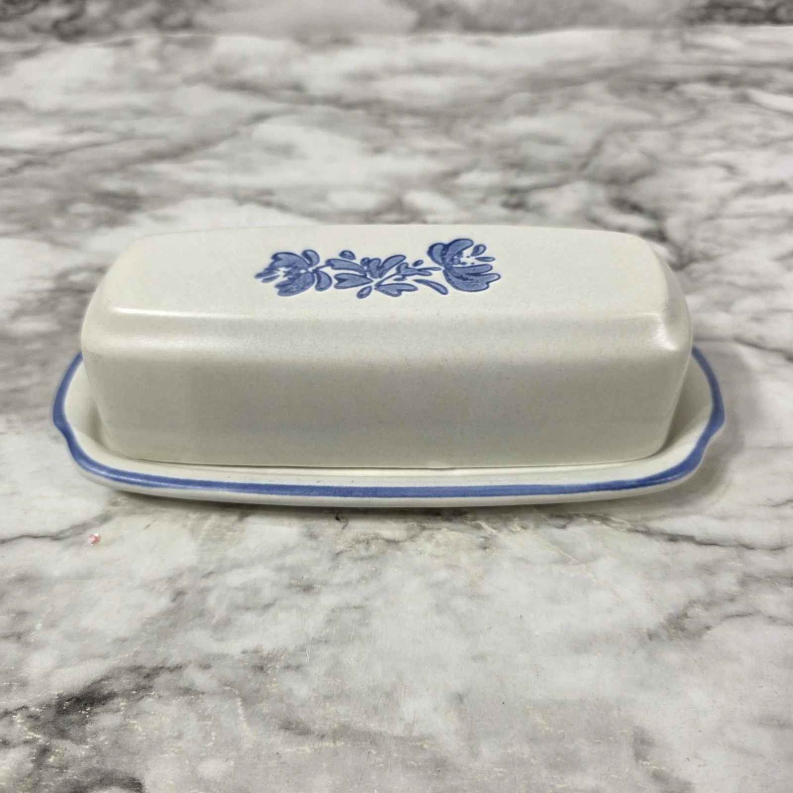 Pfaltzgraff Stoneware Yorktowne Covered Butter Dish USA Retired 028 Floral READ