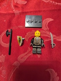 LEGO Kingdoms Dragon Knight (cas493) + Gear - MINT and stand