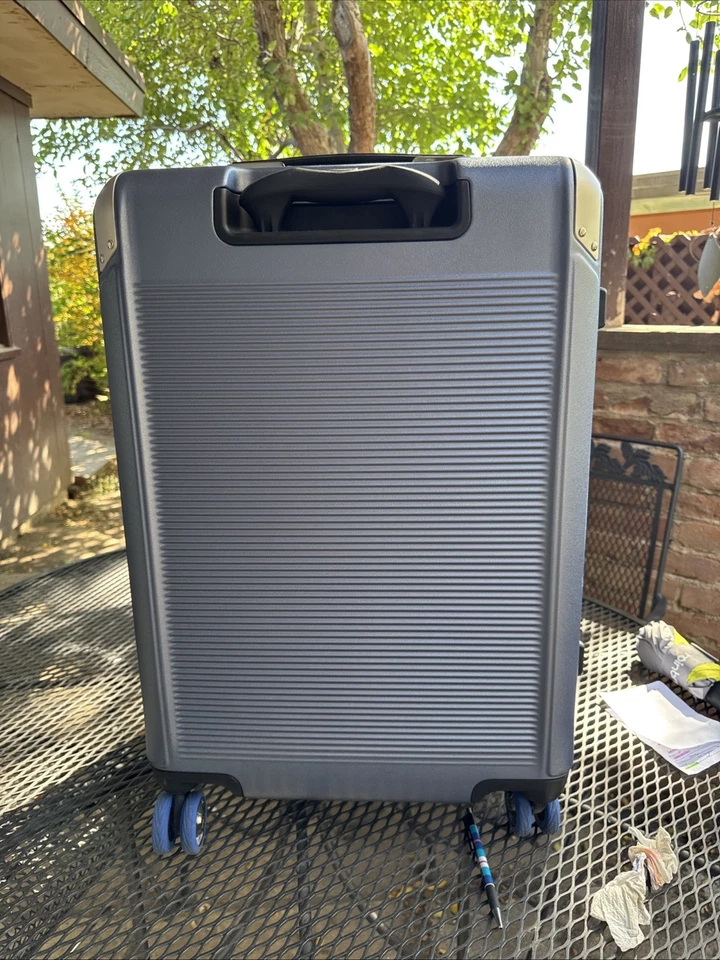 Travelpro Platinum Elite Med Check-in Expandable Spinner Retail  $365 - Image 3 of 4