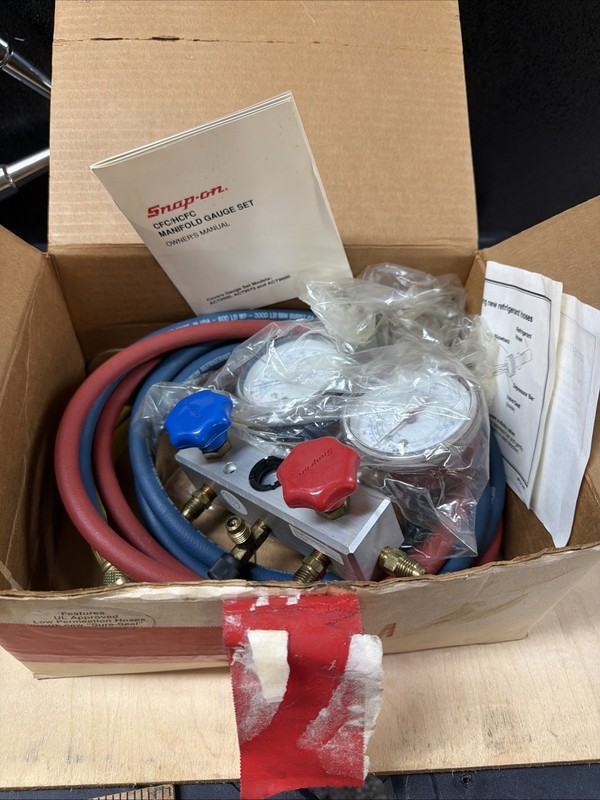 Snap-On CFC/HCFC Manifold Gauge Set & Hoses New In Box
