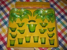 Akro Agate child's dish No. 2200 green tea set UV uranium 28 pcs play time box