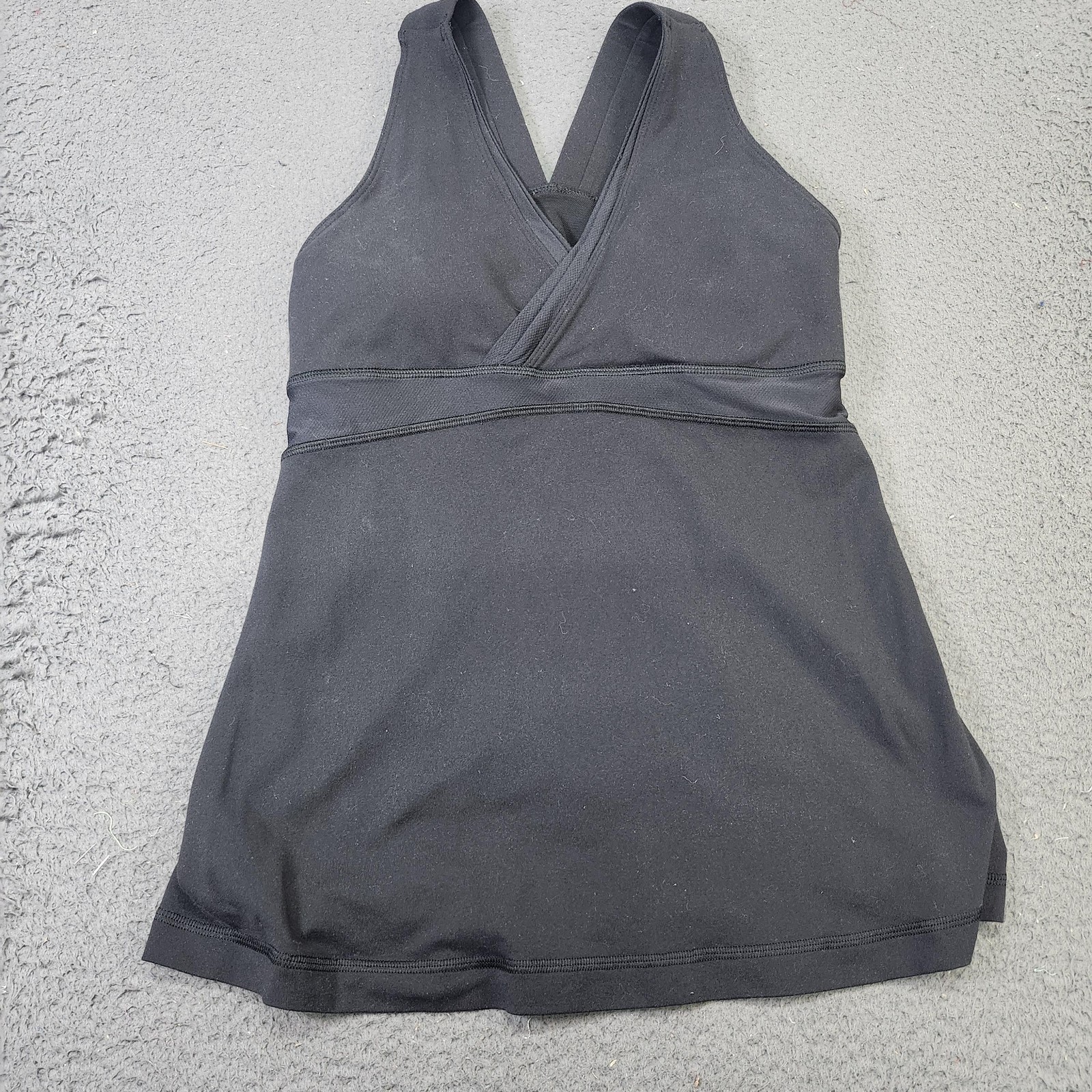 Lululemon Tank Top Womens Small Black V Neck Built In Bra Athletic Yoga Gym