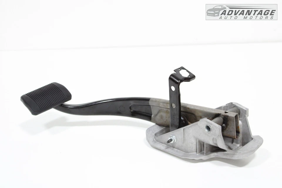 2014-2022 DODGE DURANGO GT PARKING ASSIST BRAKE STOP PEDAL WITH BRACKET OEM - Image 3 of 4