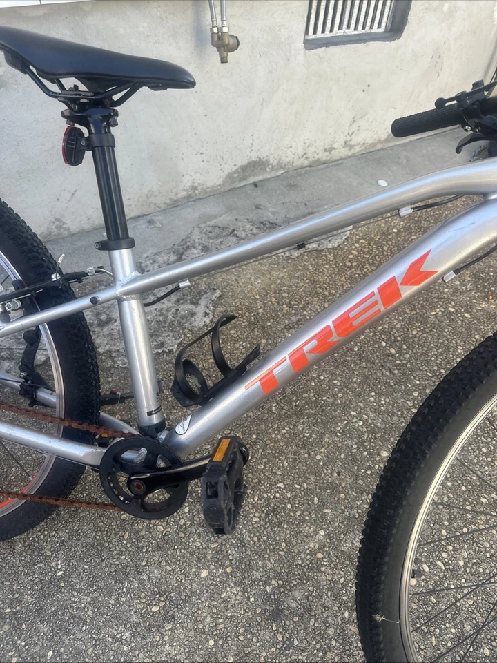 Bicicleta de montaña Trek Wahoo, Silver Alpha de aluminio Foto 3 de 4