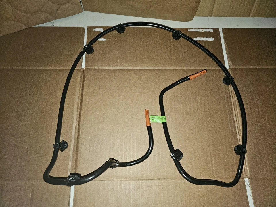 Tubo original Nissan 53546-1LA8A Foto 3 de 4