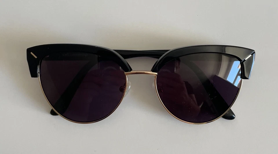 Auténticas gafas de sol de lujo KARL LAGERFELD KL 6054 ojo de gato negras doradas Foto 3 de 4