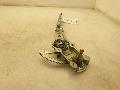 06-11 TOYOTA YARIS DRIVER SIDE FRONT WINDOW REGULATOR ASSEMBLY - Picture 4 of 12