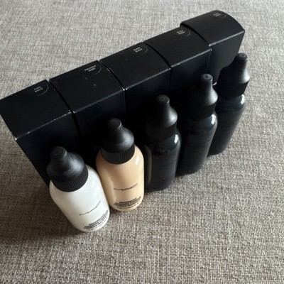 MAC Cosmetics Micronized Airbrush Formula Pure White Polished Ivory Black Black 