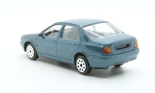 Majorette 1:43 Scale Diecast Model - Lancia Lybra - Metallic Blue - Boxed - Picture 12 of 17