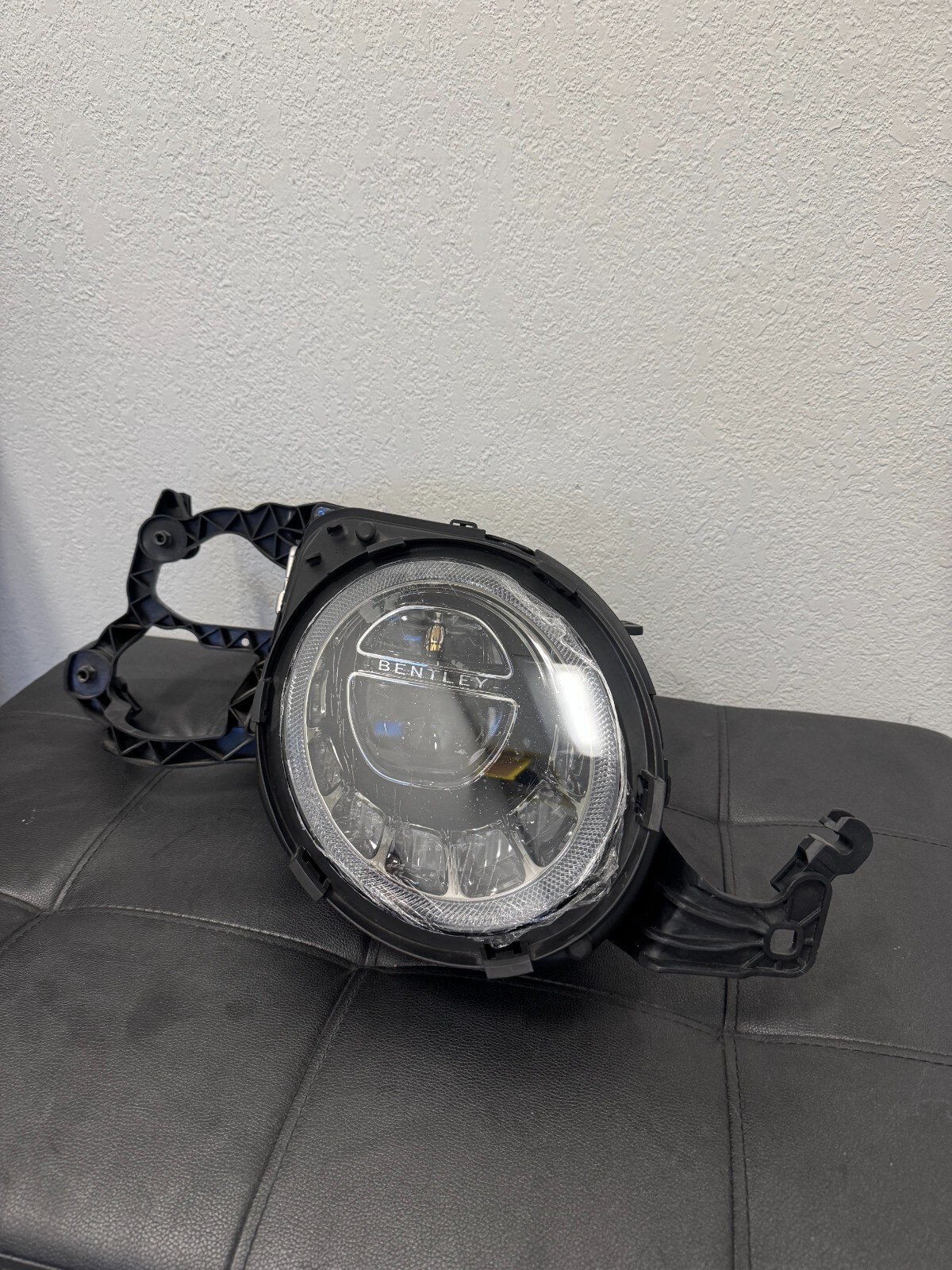 2017-2019 Bentley Bentayga Right Side Headlight (Passenger Side)