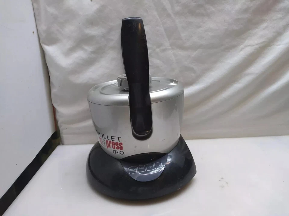 Motor base para procesador de alimentos Bullet Express Trio BE110C con ***abrazadera rota Foto 2 de 4