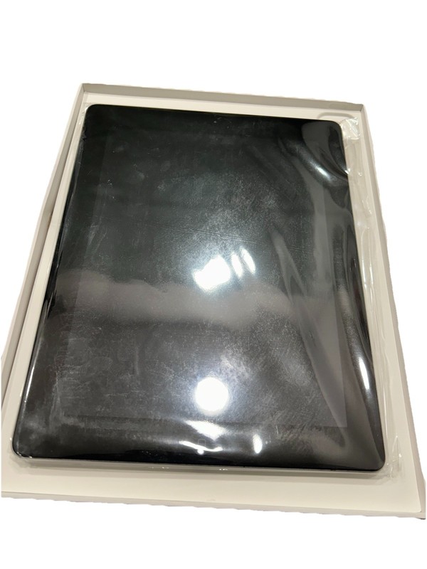 Apple iPad 4th Gen 9.7" WiFi - 16GB - Black (Good Condition) Comes With Charger