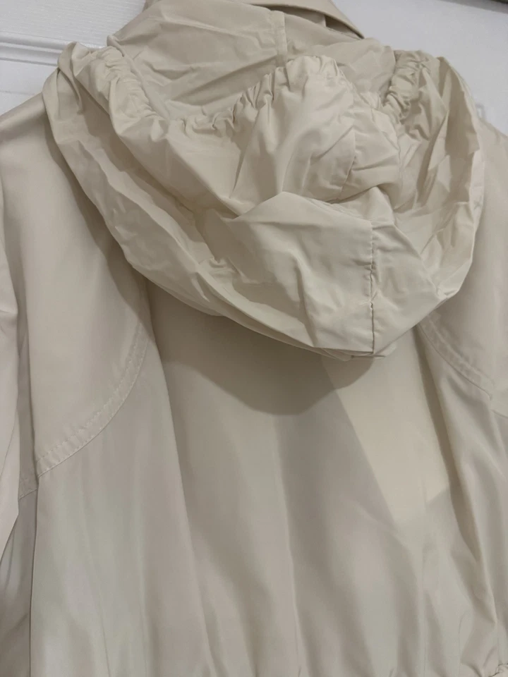 Moncler Ocre Short Parka Novo em folha com etiquetas TAMANHO. 2 2020 1 09 3 1B716 00 C0276 050 - Imagem 4 de 4