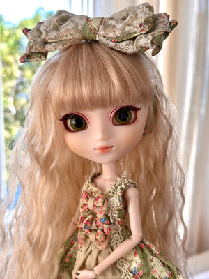Pullip Tiphona P-016 Innocent World Doll and Extra's