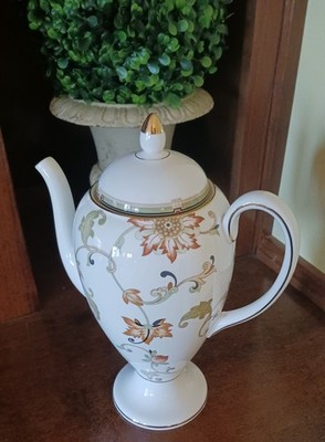 WEDGWOOD BONE CHINA OBERON 1993 COFFEE POT  ENGLAND Pristine Condition 