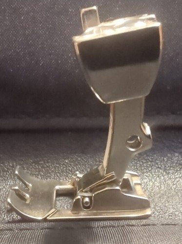 Genuine Bernina Buttonhole Foot #3C - Picture 4 of 7