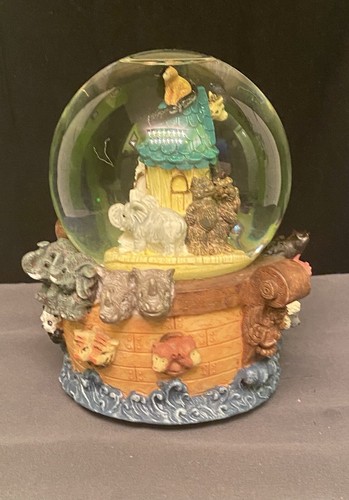 Noah’s Ark Music Box Snow Globes Animals 2 By 2 Plays Music - Picture 4 of 12