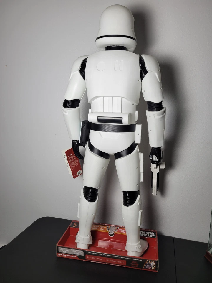Jakks Big-Figs Colossal Star Wars Episodio VII 48.5" First Order Stormtrooper Foto 3 de 4