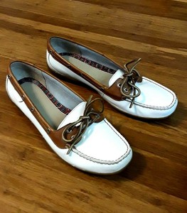 sperry patent leather loafers