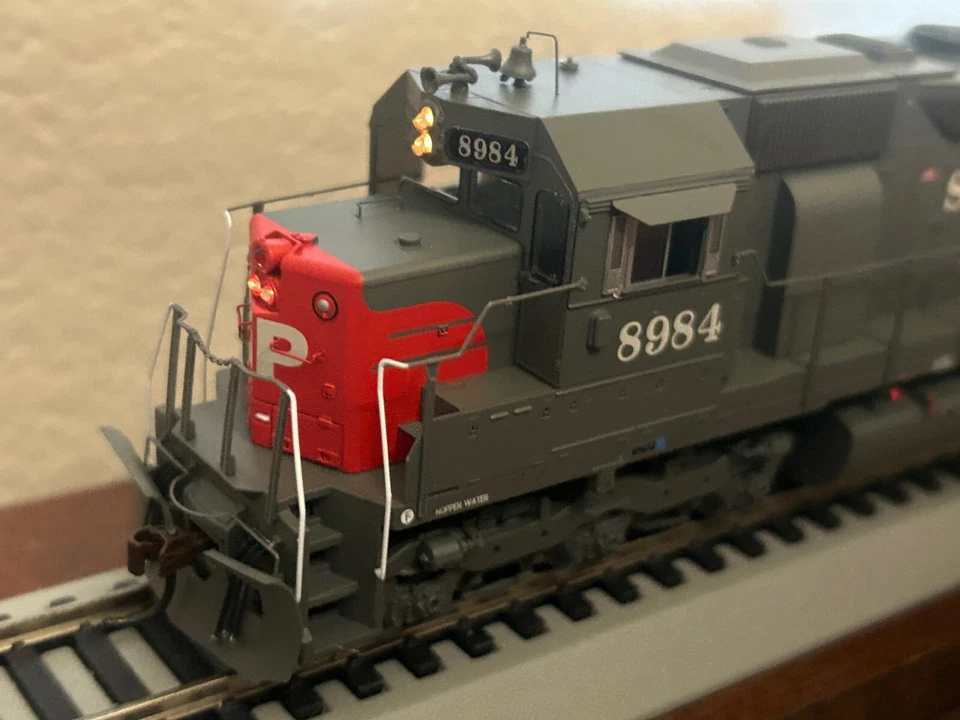 SOUTHEN PACIFIC - SP " ELEPHANT EARS " - SD45 LOCO DC/DCC Ready HO Scale NEW OOP - Image 3 of 4