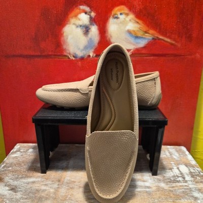 Hush Puppies Leather OZZIE Driving Bounce Loafer Slip-in Beige Khaki Size 8M NWT