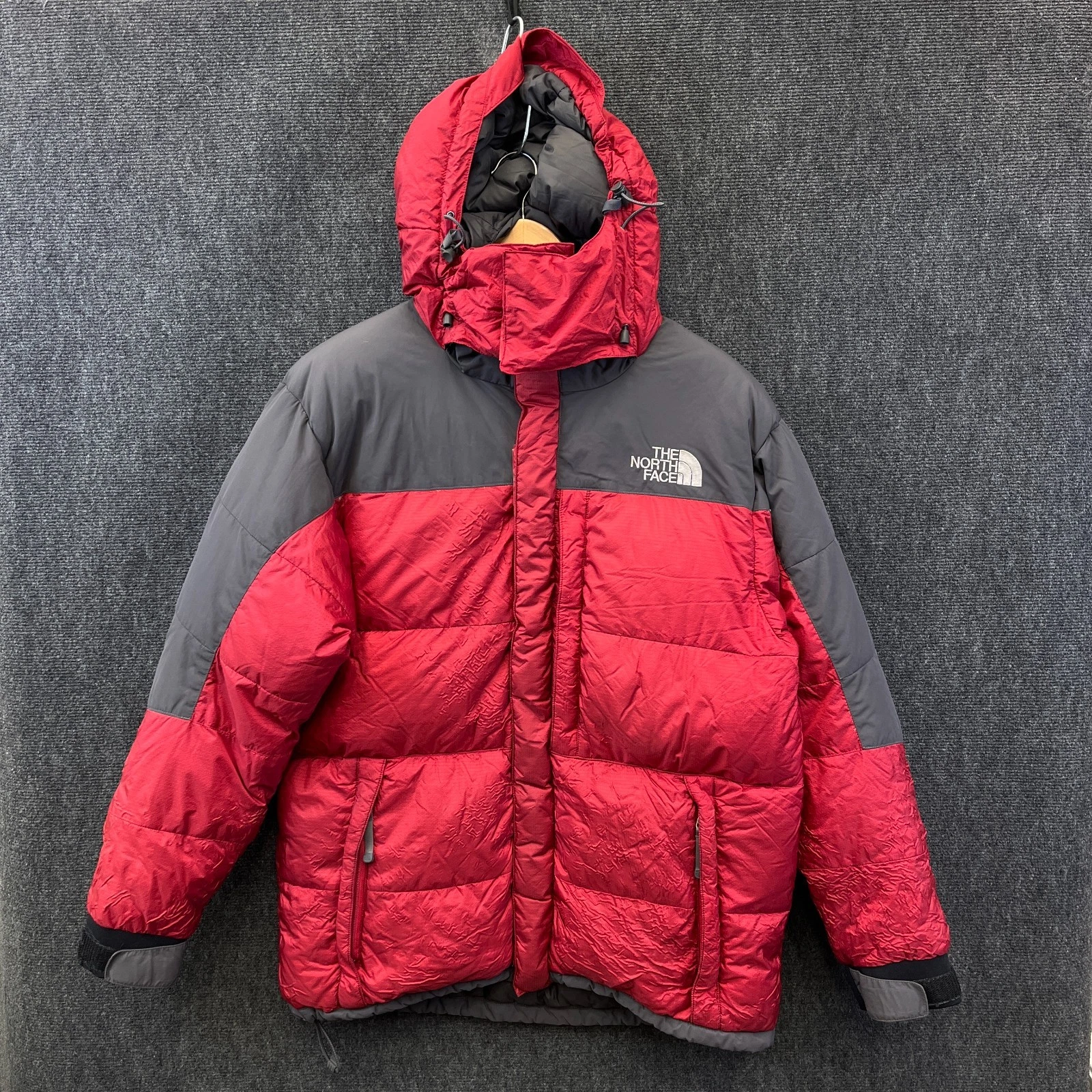 The North Face Summit Series Baltoro Mens 700 Down Puffer Jacket Red Hooded Sz L
Opens in a new wind