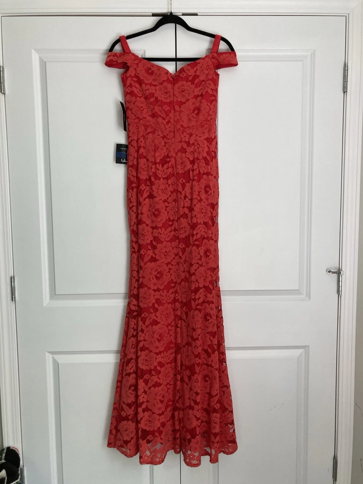 VALENTINO Lulus Red Lace SWEPT UP Off The Shoulder Maxi Dress Small Romantic Formal Gown