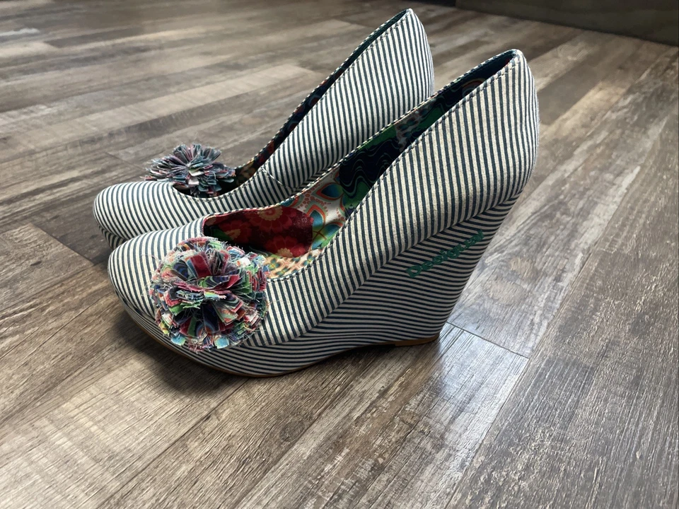 Tacón de cuña a rayas Desigual para mujer talla 39 Foto 2 de 4