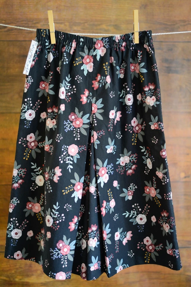 NUEVO CON ETIQUETAS Hecho a Mano Niña Modesto Rosa Floral En Caja Culottes/Falda Dividida ~ Talla 10 Foto 4 de 4