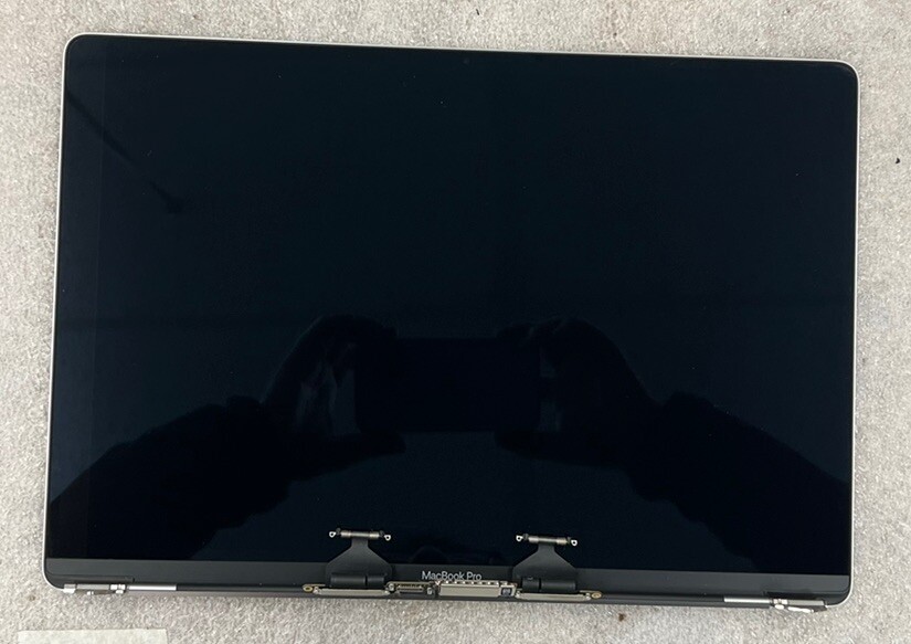 GENUINE 2019 MacBook Pro 16 A2124 emc3347 screen grade A GENUINE 2019 MacBook Pro 16 A2124 emc3347 screen grade A