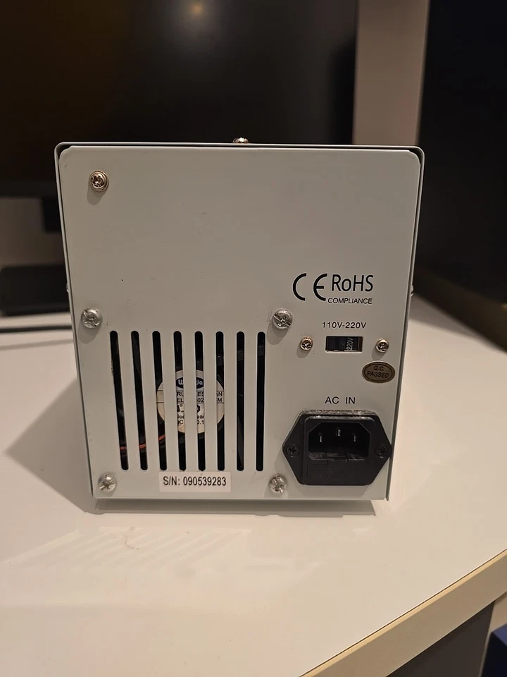 Alimentatore da banco 3 uscite regolabile 30V 5A 5V 3A tensione corrente 12V 24V - Immagine 4 di 4