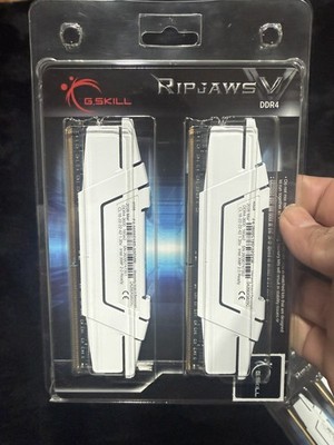G.Skill RAM Memory DDR4 32GB 2x16GB 3600 CL18 Ripjaws V F4-3600C18D-32GVW