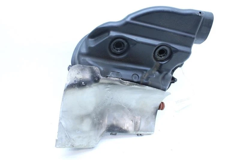 Used Right Air Cleaner Assembly fits: 2013 Bmw 550I 4.4L twin turbo Right Grade - Изображение 2 из 4