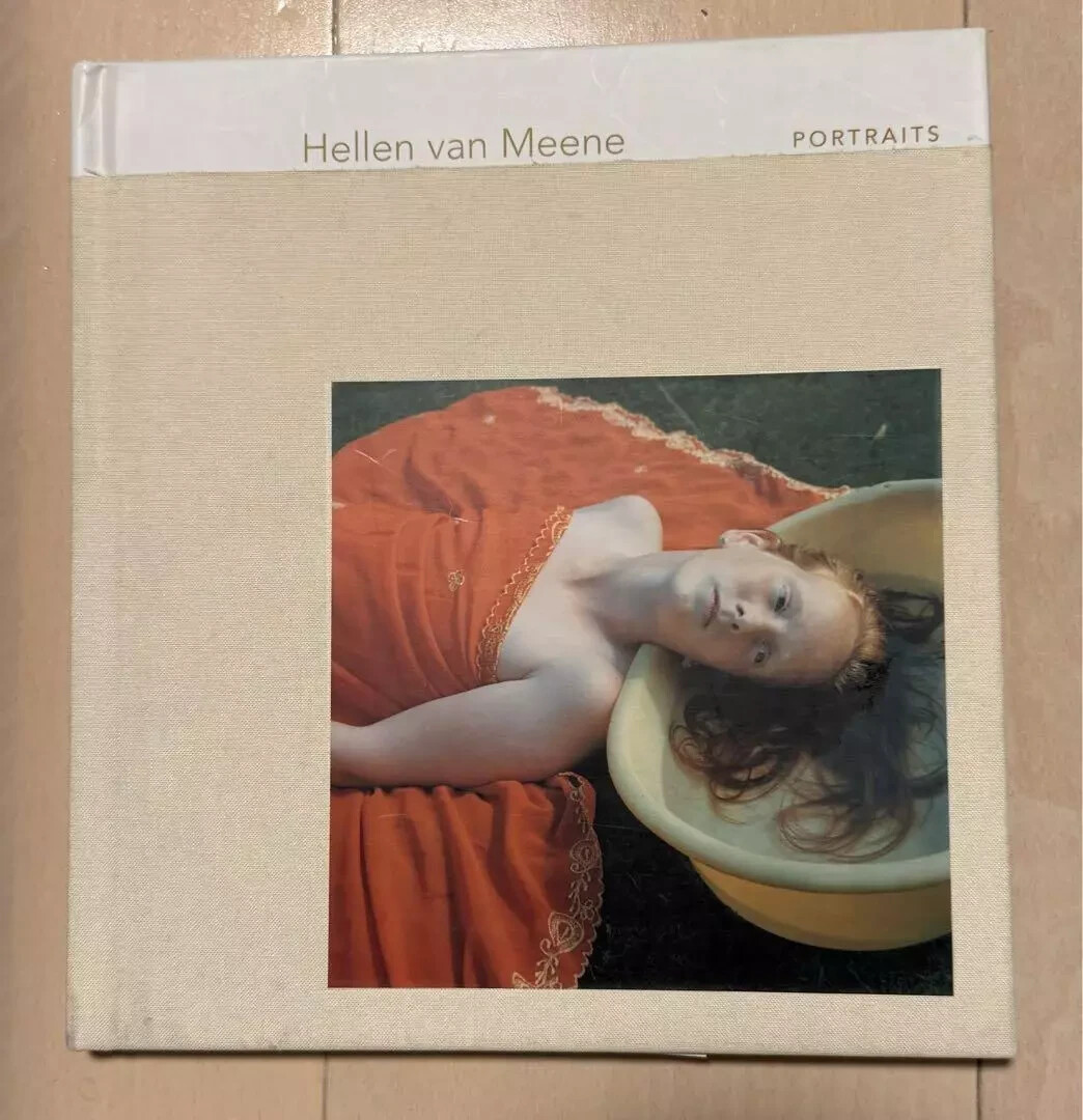 アート・デザイン・音楽 Hellen Van Meene: Portraits by Kate Bush アート・デザイン・音楽 Hellen Van Meene: Portraits by Kate
