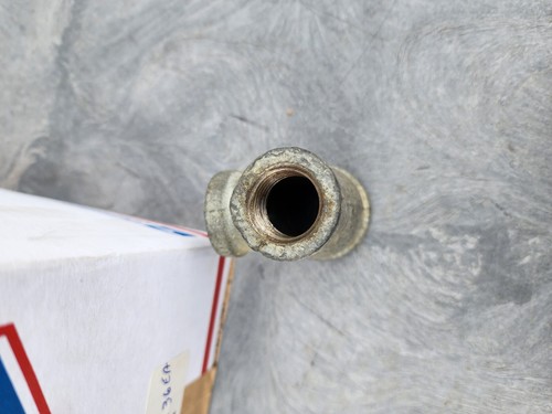 Tee 3/4" x 1/2" x 1/2" Galvanized Malleable Iron NPT Threaded Pipe Fittings - Picture 2 of 5