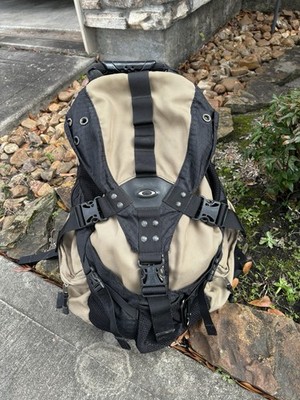 Vintage Y2K Oakley Icon Backpack Desert Tan Black Military